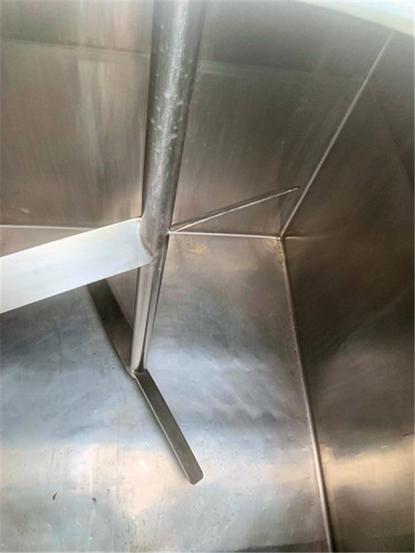 Three Compartment 5' W X 5' L, 3000 Gallon With Top Entry Agitators)